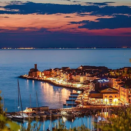 Modern Apartmant In Old Apartment Piran