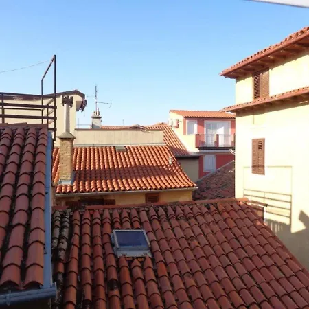 Modern Apartmant In Old 아파트 *